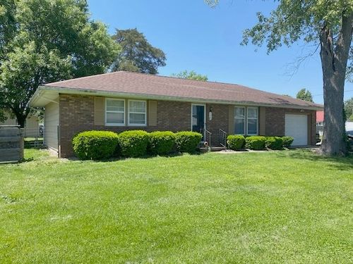 307 S Mill St, Greenup, IL, 62428-1090 | Card Image