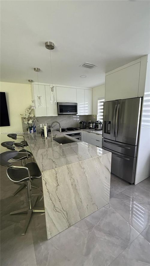 202-3-13675 Sw 62nd St, Miami, FL, 33183-5173 | Card Image