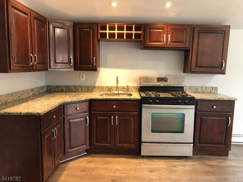 2-19 Lakeview Pl, Verona, NJ, 07044-2008 | Card Image