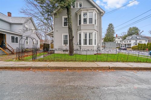 11 Maple Ave, Ellenville, NY, 12428-1417 | Card Image