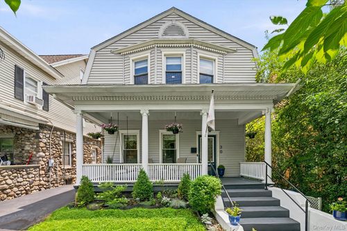 30 Murray Ave, Goshen, NY, 10924-1823 | Card Image