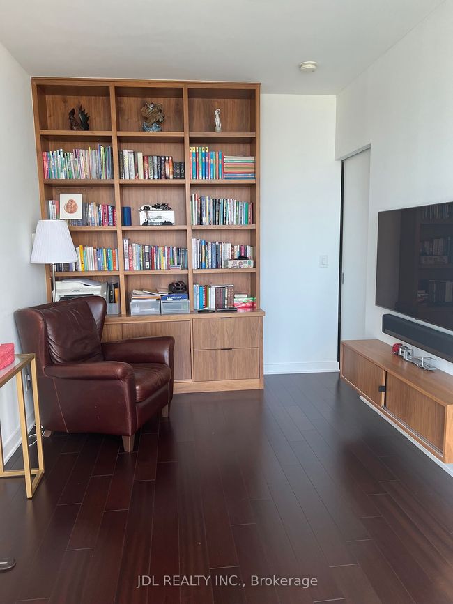 3601 - 110 Charles St E, Condo with 2 bedrooms, 3 bathrooms and 1 parking in Toronto ON | Image 6