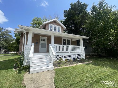 122 N 15th St, Belleville, IL, 62220-1021 | Card Image