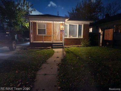 6150 Artesian Street, Home with 3 bedrooms, 1 bathrooms and null parking in Detroit MI | Image 1