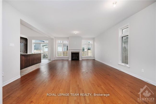 240 Trollius Way, House other with 6 bedrooms, 4 bathrooms and 4 parking in Gloucester ON | Image 4