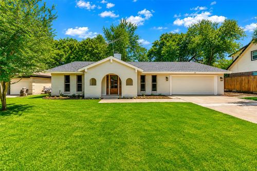 1141 Henson Dr, Hurst, TX, 76053-6335 | Card Image