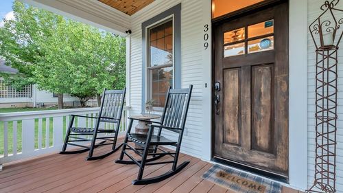 309 Fulton St, Fredericksburg, TX, 78624-4047 | Card Image