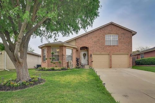 525 Berryhill Dr, Mansfield, TX, 76063-3626 | Card Image