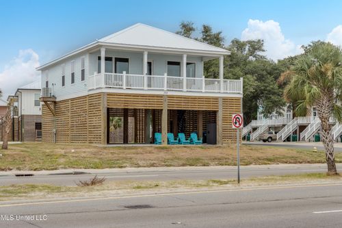 100 E Beach Blvd, Gulfport, MS, 39507-1206 | Card Image