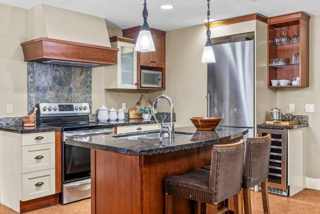 121 - 187 Kananaskis Way, Condo with 2 bedrooms, 2 bathrooms and 1 parking in Canmore AB | Image 12