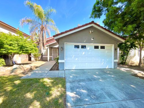 5706 W Ellery Ave, Fresno, CA, 93722-3143 | Card Image