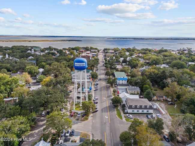 509 W 11 Th St, House other with 3 bedrooms, 2 bathrooms and null parking in Southport NC | Image 4