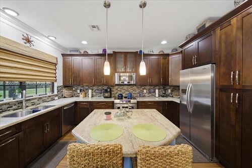 110 Riverwalk Cir E, Plantation, FL, 33325-1317 | Card Image