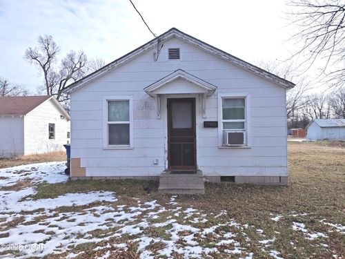 1302 Grand St, Lamar, MO, 64759-1929 | Card Image