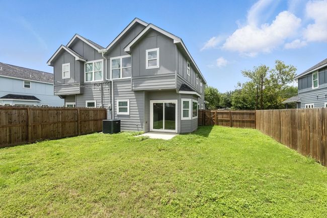 1004 E Fannin St, Home with 0 bedrooms, 0 bathrooms and null parking in Luling TX | Image 27