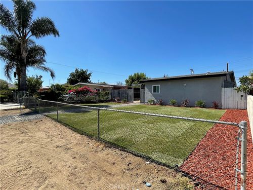 18456 10th St, Bloomington, CA, 92316-3639 | Card Image