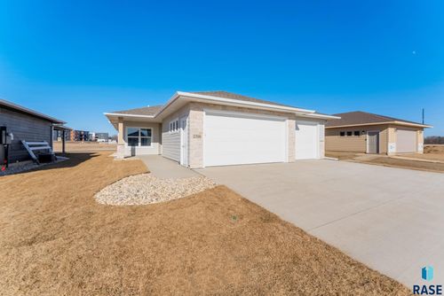 2316 E Tinley St, Brandon, SD, 57005-6735 | Card Image