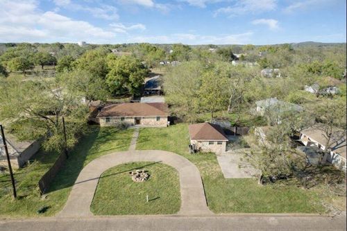 801 1/2 E Avenue C, Lampasas, TX, 76550-2117 | Card Image