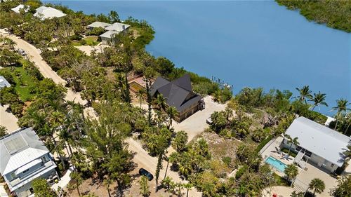 5770 Pine Tree Dr, SANIBEL, FL, 33957-2304 | Card Image