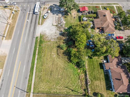 680 E Pierson Rd, Flint, MI, 48505-3395 | Card Image