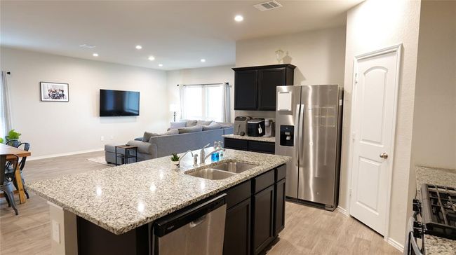 40607 Creekside Bluff Trl, House other with 4 bedrooms, 3 bathrooms and 2 parking in Magnolia TX | Image 8