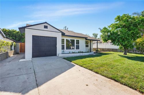 4938 Chimineas Ave, Tarzana, CA, 91356-4302 | Card Image