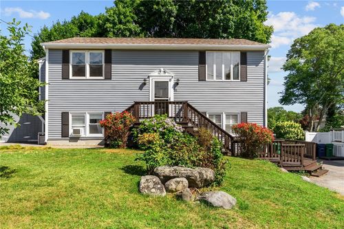 81 Pender Ave, Warwick, RI, 02889-4804 | Card Image