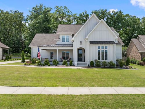 228 Chestnut Oak Dr, Florence, AL, 35633-1717 | Card Image