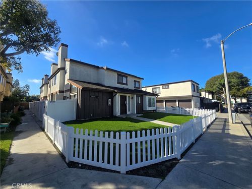 apt-1-7942 Moonshadow Cir, Huntington Beach, CA, 92647-4744 | Card Image