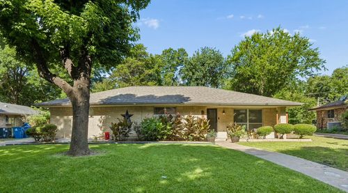 1047 Westlake Dr, Desoto, TX, 75115-4143 | Card Image