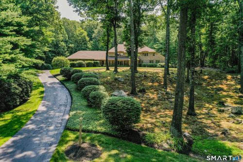 33 Saxon Woods, Avon, CT, 06001-4060 | Card Image