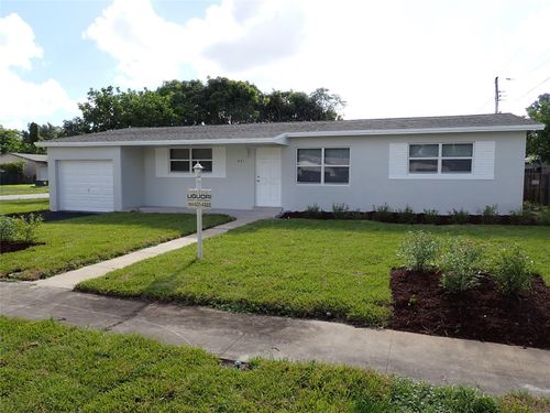 601 Sw 69th Way, Pembroke Pines, FL, 33023-1167 | Card Image