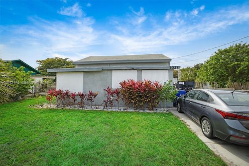 3021 Avenue J, Riviera Beach, FL, 33404-3644 | Card Image