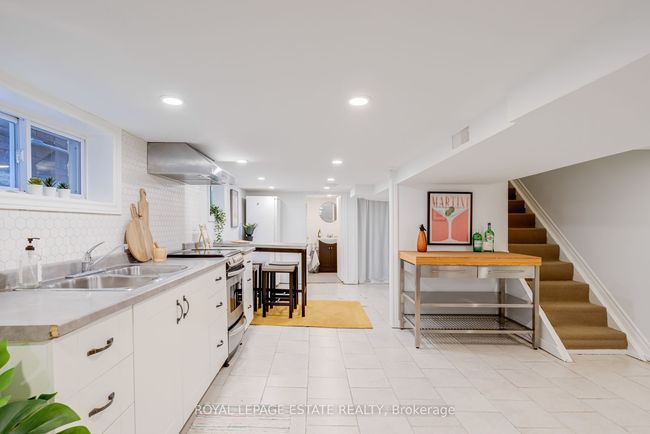 118 Mulock Ave, House attached with 3 bedrooms, 2 bathrooms and 1 parking in Toronto ON | Image 27