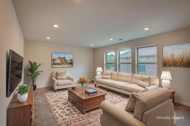 Multi purpose living and gameroom upstairs | Image 11