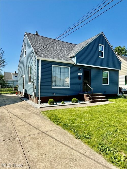 15497 Hummel Rd, Brook Park, OH, 44142-1948 | Card Image