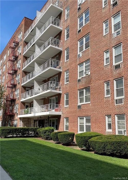 7f-709 Waburton Avenue, Yonkers, NY, 10701 | Card Image