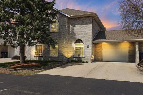 604 E Market St, Elkhorn, WI, 53121-1468 | Card Image
