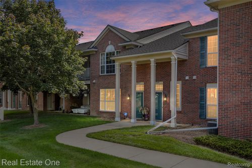 25209 Chesapeake Cir, Walled Lake, MI, 48390-5919 | Card Image