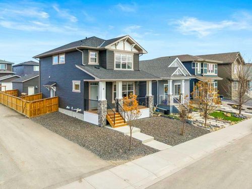 8 Bergamot St, Okotoks, AB, T1S5R9 | Card Image
