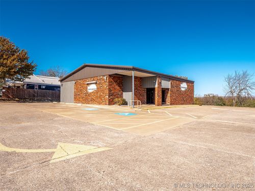 1029 E Washington Ave, McAlester, OK, 74501-4849 | Card Image