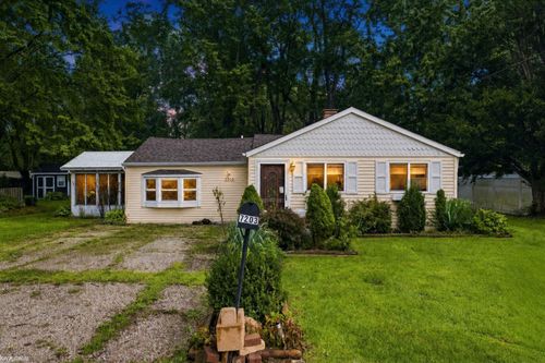 7203 Aspen Rd, Lexington, MI, 48450-8802 | Card Image