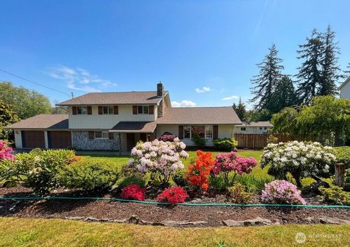 1120 N Fairfield St, Aberdeen, WA, 98520-3004 | Card Image