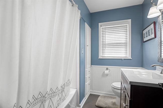 1034 66 Th St, Home with 4 bedrooms, 3 bathrooms and null parking in Windsor Heights IA | Image 30