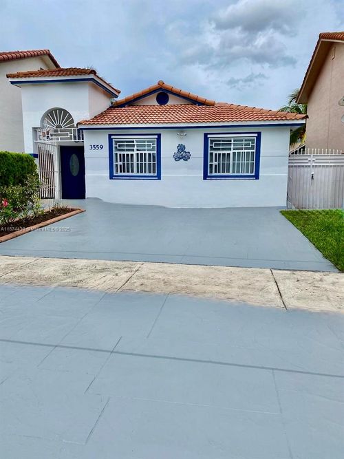 3559 W 71st Ter, Hialeah, FL, 33018-7105 | Card Image