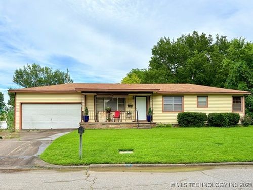 1681 S Ash Ave, Broken Arrow, OK, 74012-5404 | Card Image