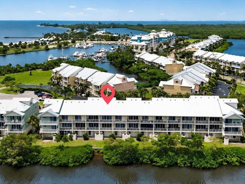 3248 Mangrove Point Dr, RUSKIN, FL, 33570-3066 | Card Image