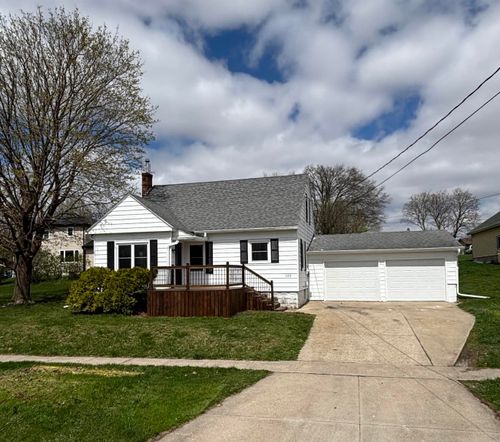 103 Cedar St, West Union, IA, 52175-1112 | Card Image