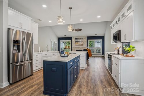 2607 Old Ashworth Ln Nw, Concord, NC, 28027-6561 | Card Image