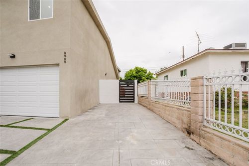 8909 Wakefield Avenue, Panorama City, CA, 91402 | Card Image